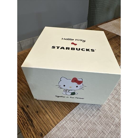 Starbucks x Hello Kitty Limited Edition 16oz Ceramic Mug w/ Lid New In Box - Picture 3 of 6